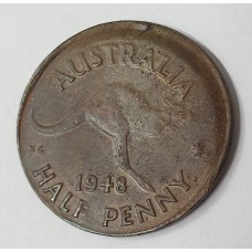 AUSTRALIA 1948Y. HALF 1/2  PENNY . ERROR . LARGE MIS-STRIKE . OFF CENTRE